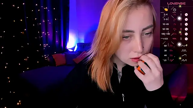deboramoore live cam on StripChat