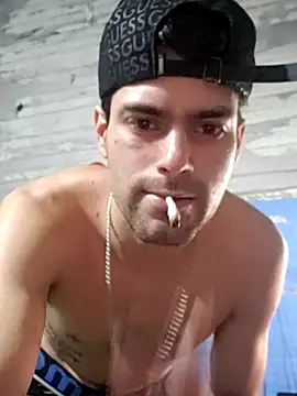 MatiasflamaV live cam on StripChat