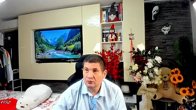 SpartacusDaddy48 live cam on StripChat