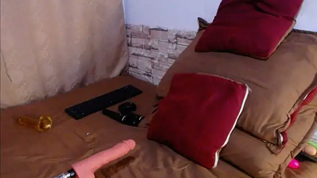 Bicky_24 live cam on StripChat