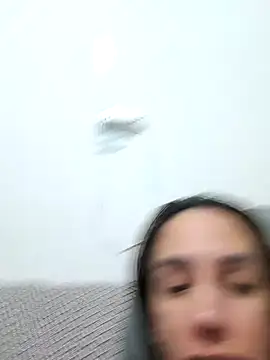 ofjuliaa live cam on StripChat