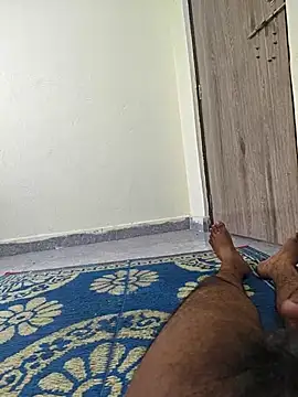 Romantic_boy143 live cam on StripChat