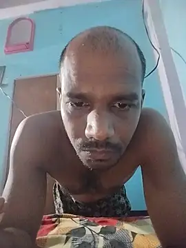 Daddyishere_19 live cam on StripChat