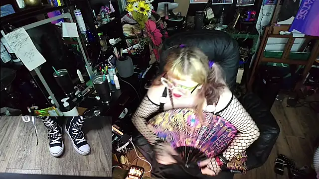 Sinstresshemlock live cam on StripChat