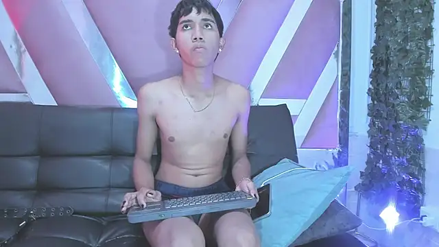 KevCokk live cam on StripChat