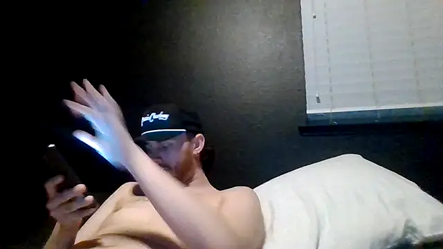 Tallhungcloudyyy live cam on StripChat