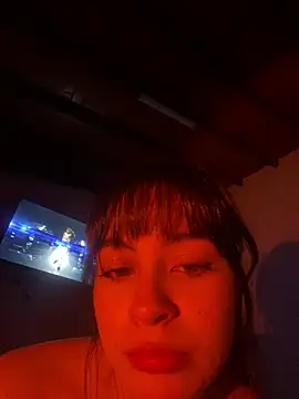 Nahomy222 live cam on StripChat