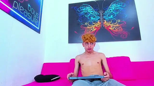 Anthony_little live cam on StripChat