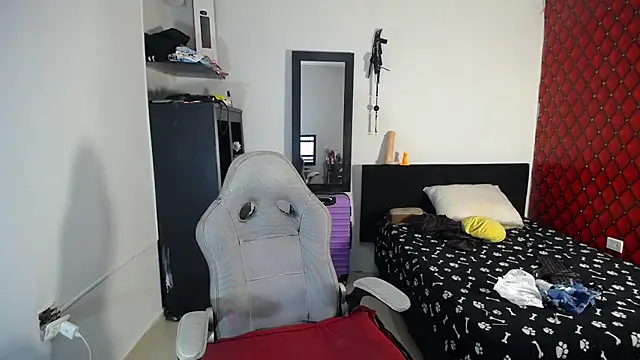 wicked_orange live cam on StripChat