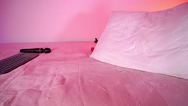 petitevictoria live cam on StripChat