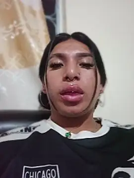 MeelFox live cam on StripChat