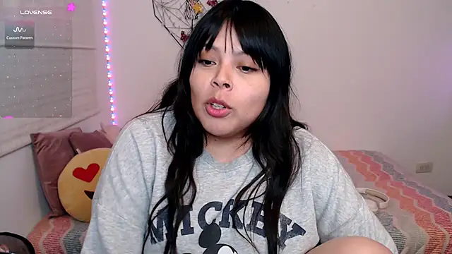 EllieMoonX webcam