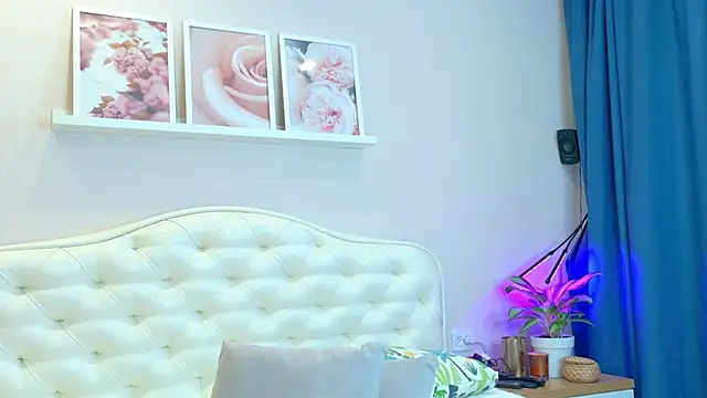 LadySweetWife webcam