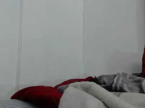 HugeMelons11 webcam