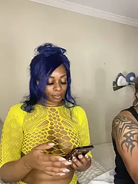 CaliBabiethe1 webcam