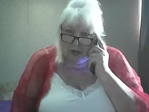 Alexia64231 live cam on StripChat