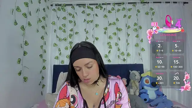 EmiliaRose_ live cam on StripChat
