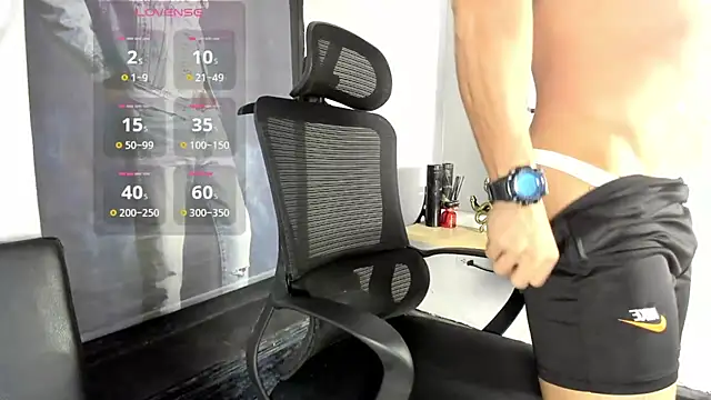 CRISTHIAN_WOLF1 live cam on StripChat