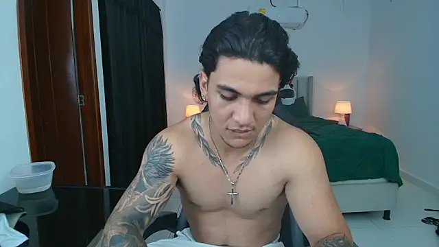 Mrbig_maximo live cam on StripChat