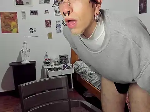 Ghost_bussy live cam on StripChat