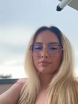 mollyxxx live cam on StripChat
