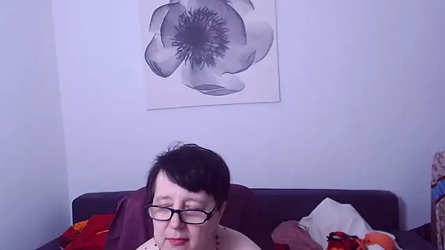 ChristaRose live cam on StripChat
