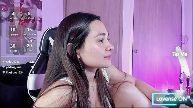 saray_mendozaa live cam on StripChat