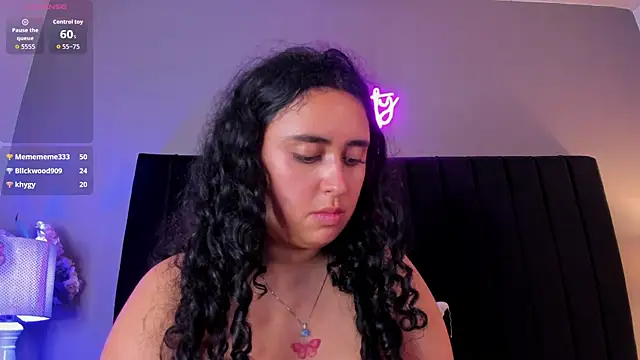 isaxcurves live cam on StripChat