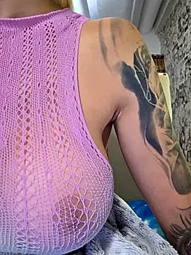 kylie_blck live cam on StripChat