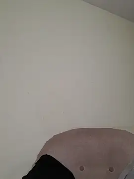 DianiQueenn live cam on StripChat