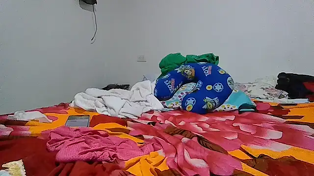 Layla-Astrum webcam