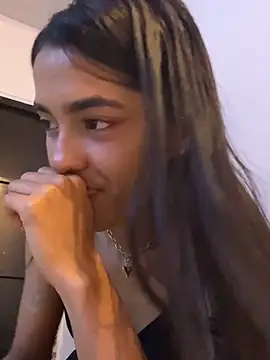 mia_honeyy_ webcam