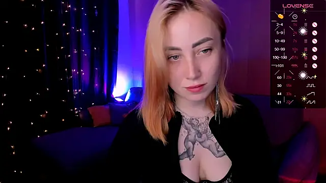 deboramoore live cam on StripChat