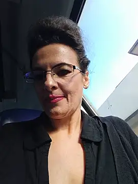RebeccaNoble live cam on StripChat