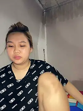 Almira6868 live cam on StripChat