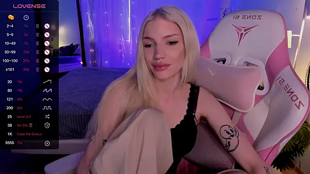 AnyaTaylor_ webcam