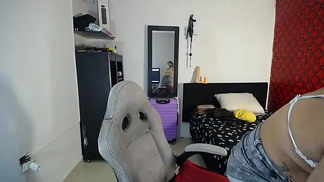 wicked_orange live cam on StripChat