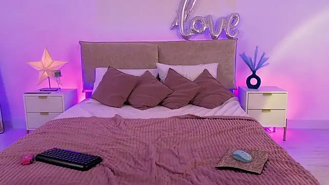 Jules_night live cam on StripChat