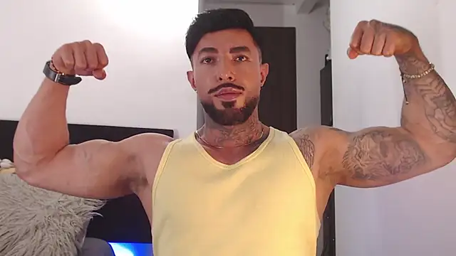 andrea_de_lucaa live cam on StripChat