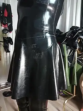 LatexDevil_Blondie webcam