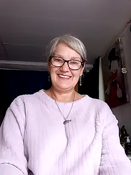 irinamaux live cam on StripChat