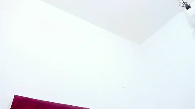 Melody_Megann live cam on StripChat