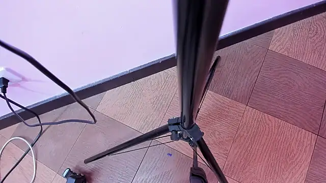 Nanis_James webcam