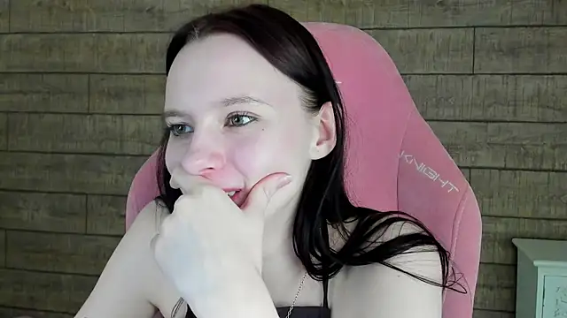 ArinaKubrick webcam