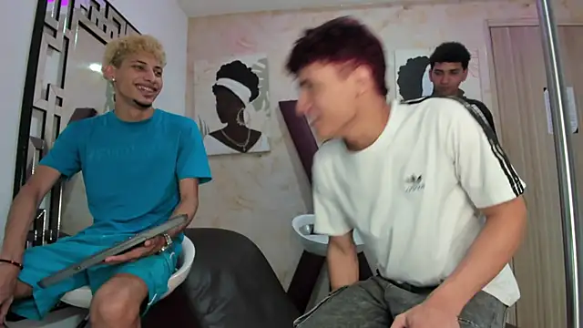 YOUNG_BOYS_HELL webcam