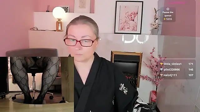 Alexandra_Kind webcam