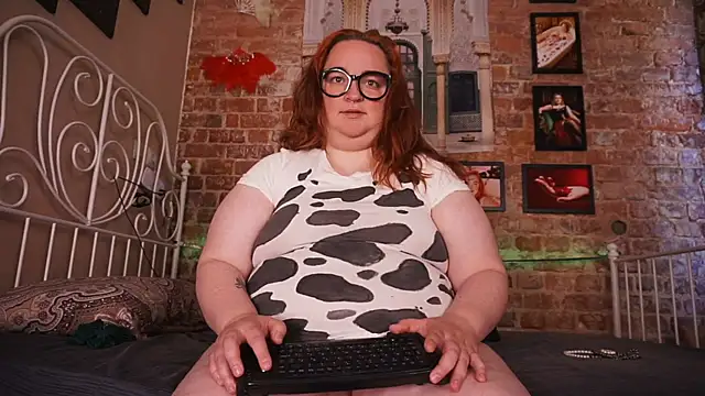 ass_gives webcam