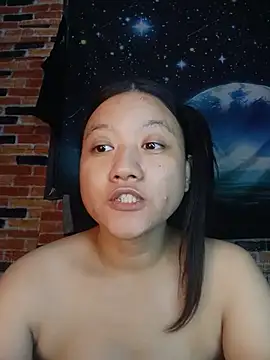 Urchanel live cam on StripChat
