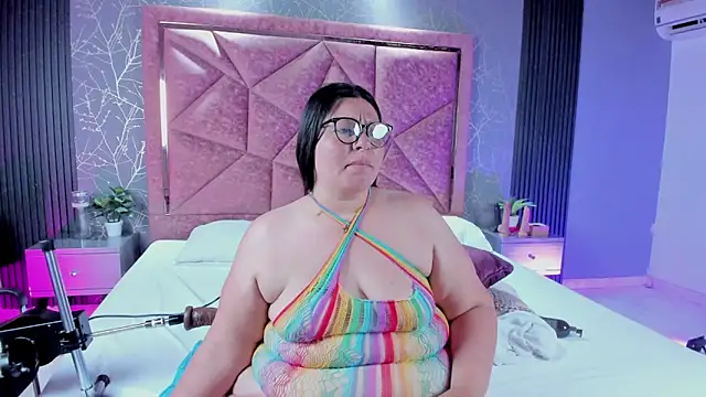Amanda-Cruz webcam