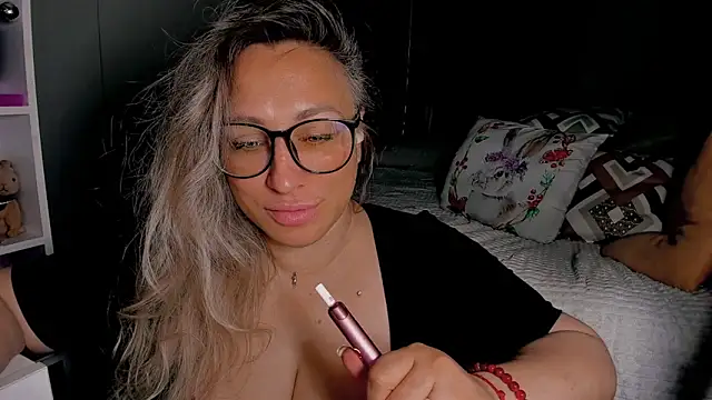 CumOnMy_Tits webcam